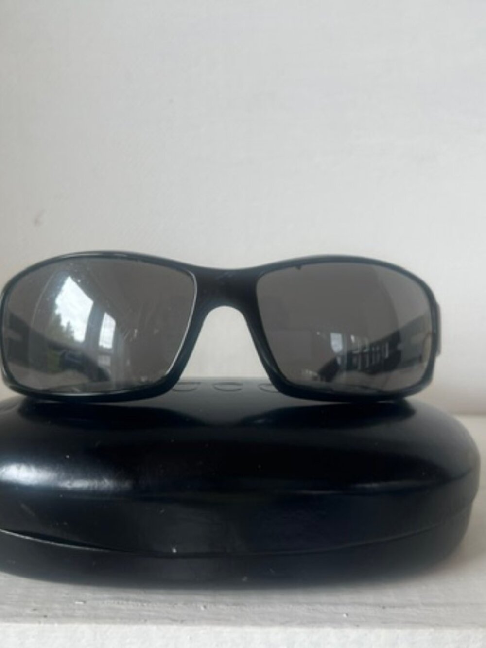 Vintage Gucci GG 1445/S Black Wrap Sunglasses + Case